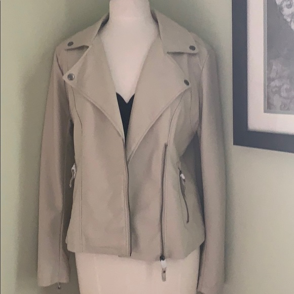 👚NWT Faux Leather Moto Jacket - Picture 4 of 16
